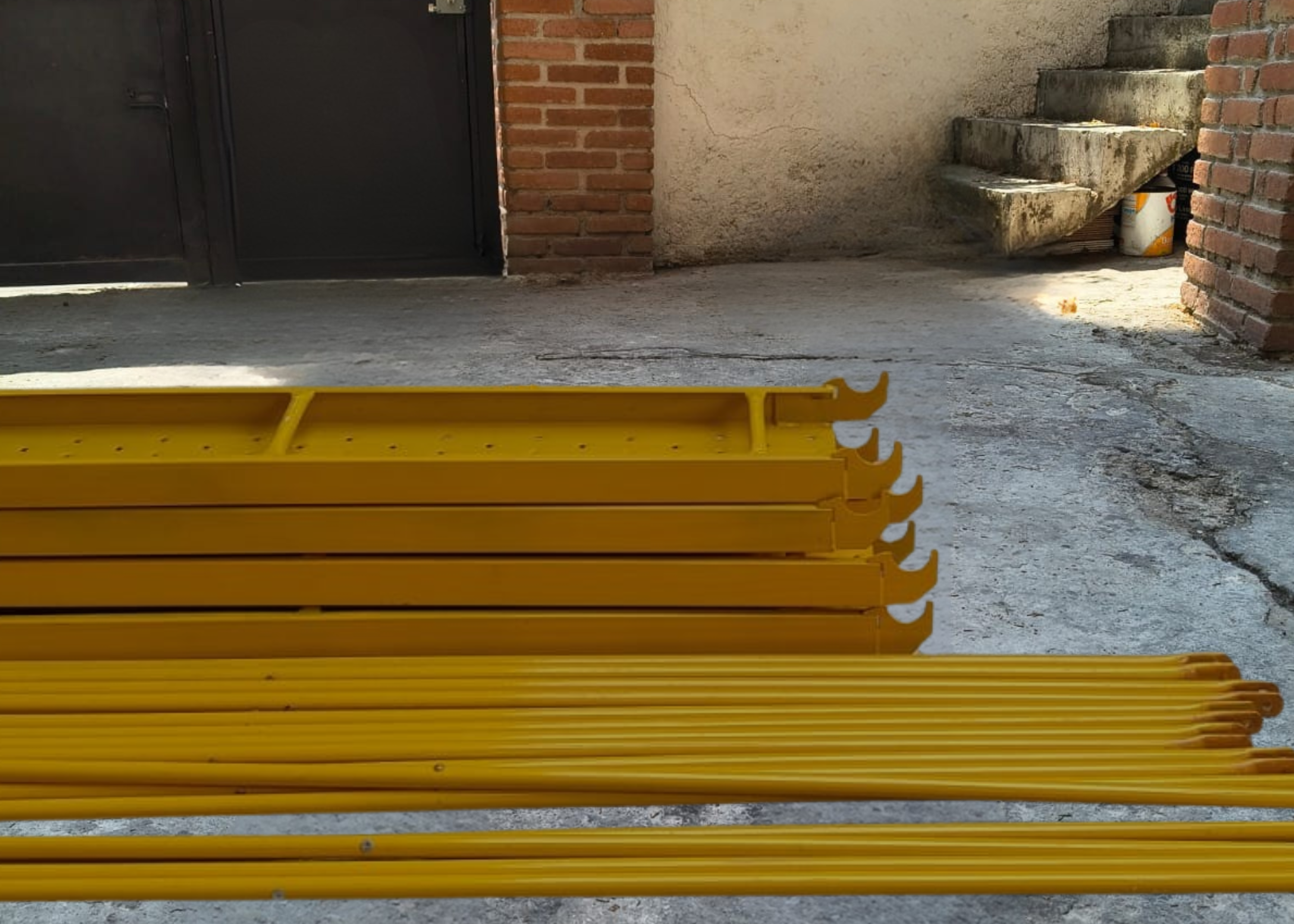 Tablón metálico para andamio